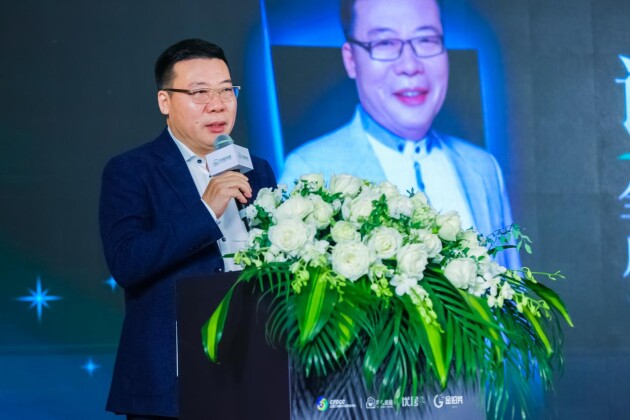 全國工商聯家具裝飾業商會副會長、月星家居新零售連鎖集團總裁許驚鴻