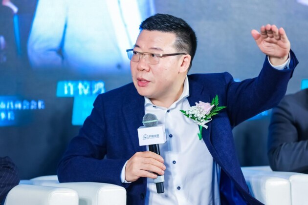 全國工商聯家具裝飾業商會副會長、月星家居新零售連鎖集團總裁許驚鴻